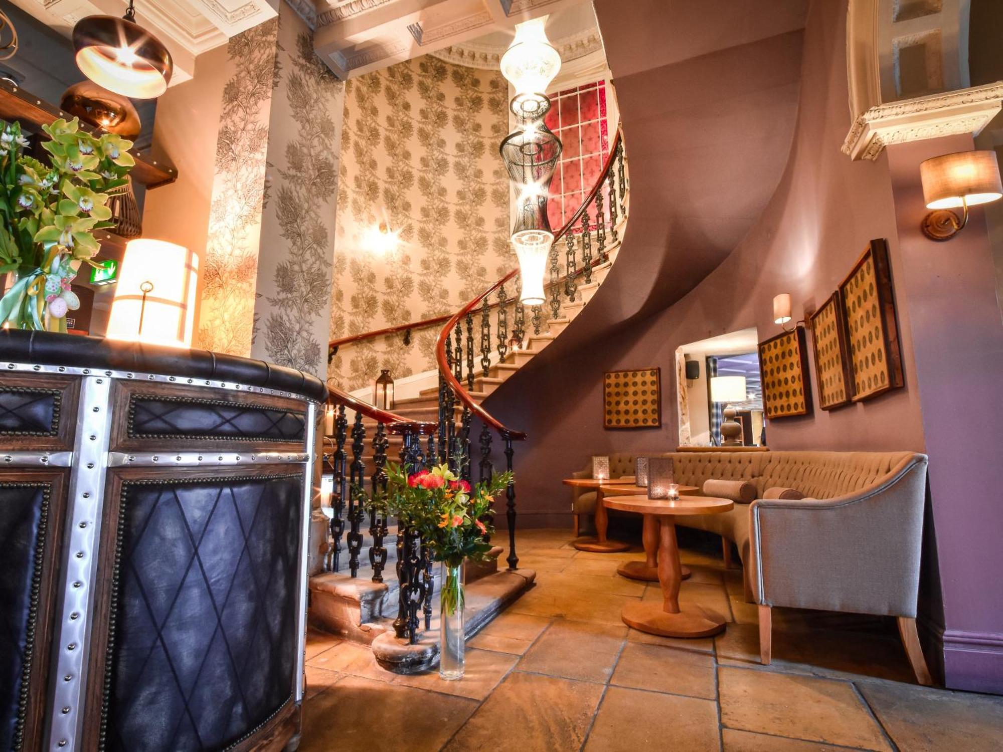 סטירלינג The Meadowpark Bar, Kitchen & Rooms מראה חיצוני תמונה