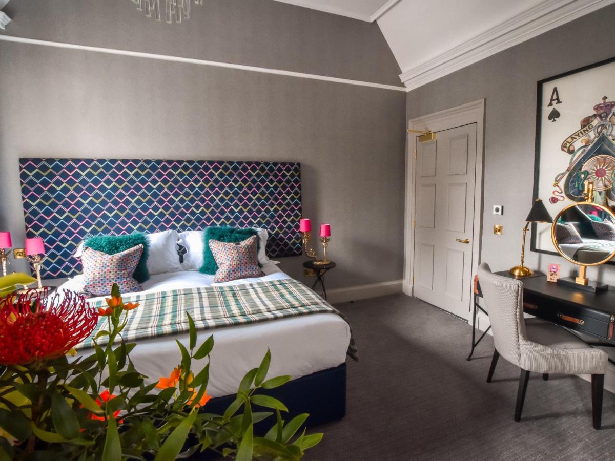 סטירלינג The Meadowpark Bar, Kitchen & Rooms מראה חיצוני תמונה